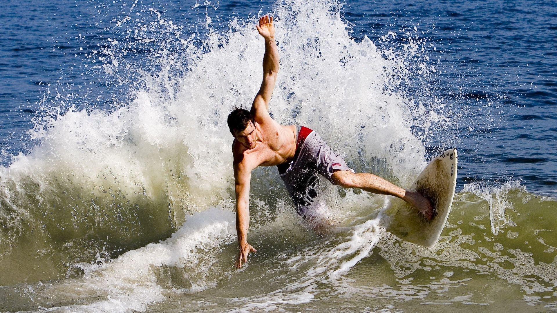 在防守反击战术中，德甲多队表现亮眼，防守反击最好的球队
